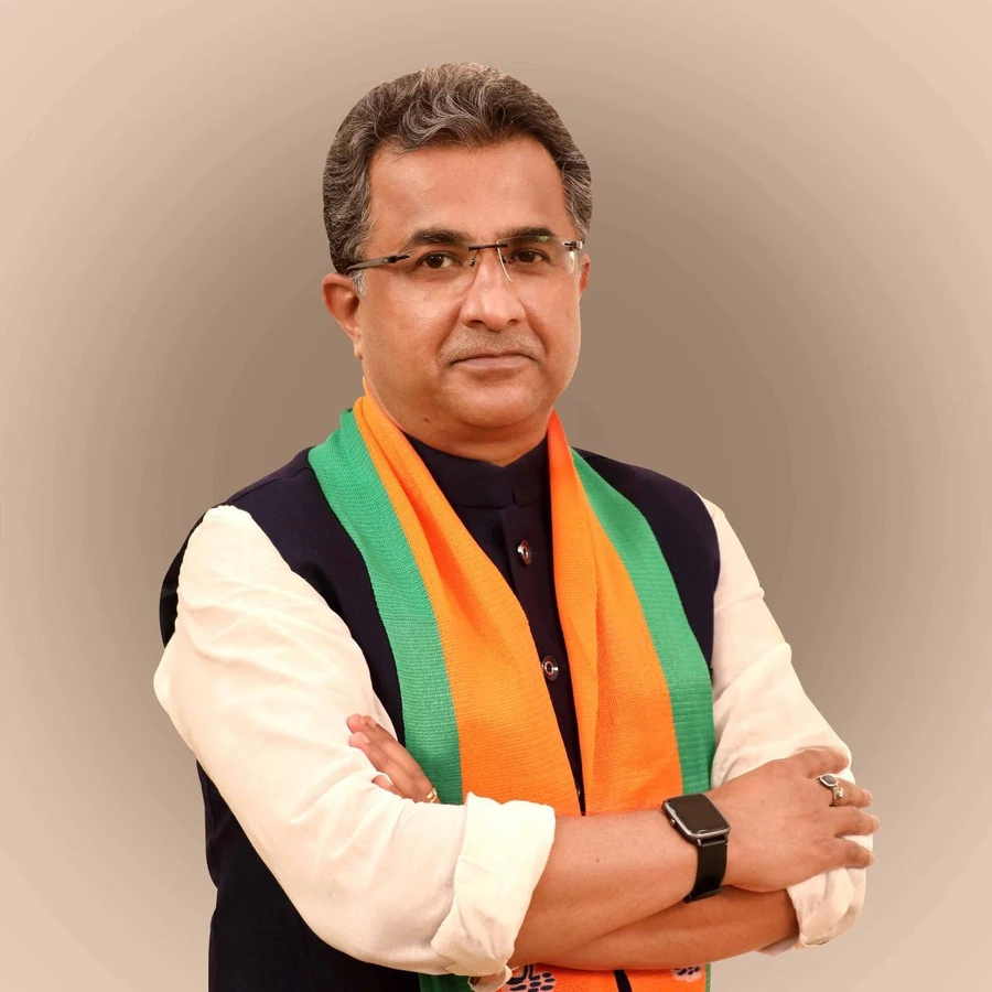 Hon'ble Shri Nitish Mishra